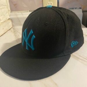 New York Yankees  MLB Blue/ Black Fitted Baseball Hat New Era